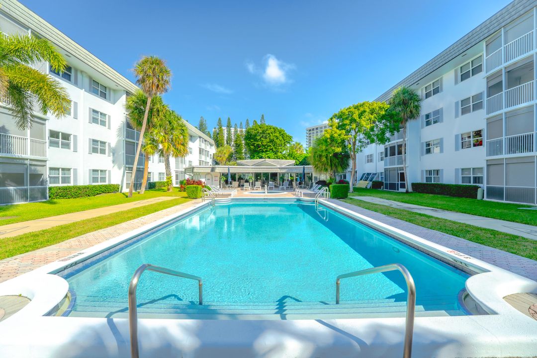 For Sale: $625,000 (2 beds, 2 baths, 1200 Square Feet)