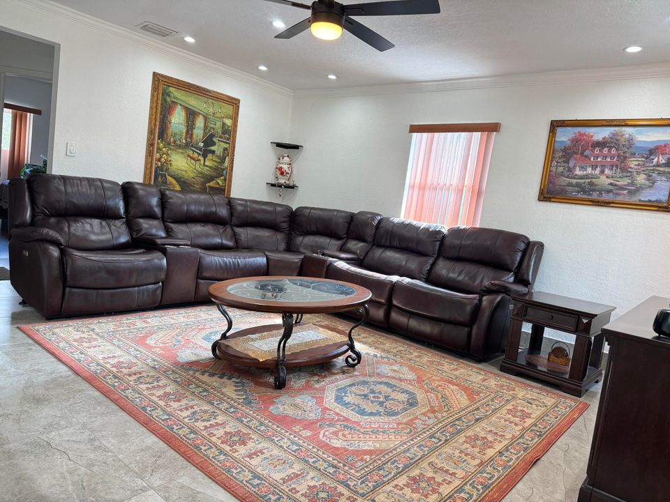 For Sale: $479,000 (2 beds, 1 baths, 1175 Square Feet)