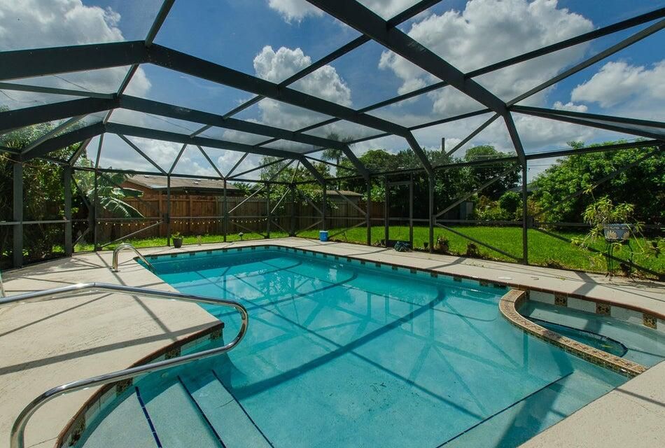 For Rent: $3,650 (3 beds, 2 baths, 1804 Square Feet)