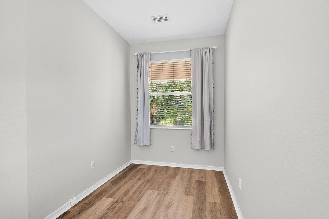 For Sale: $314,900 (2 beds, 2 baths, 1482 Square Feet)