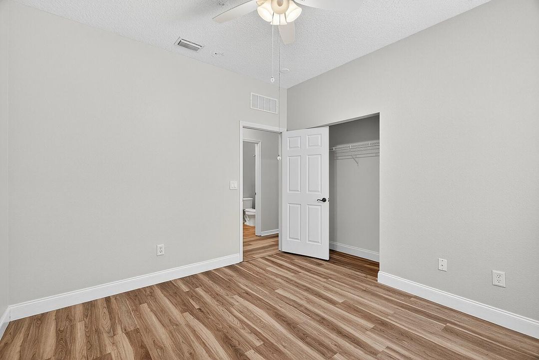 For Sale: $314,900 (2 beds, 2 baths, 1482 Square Feet)