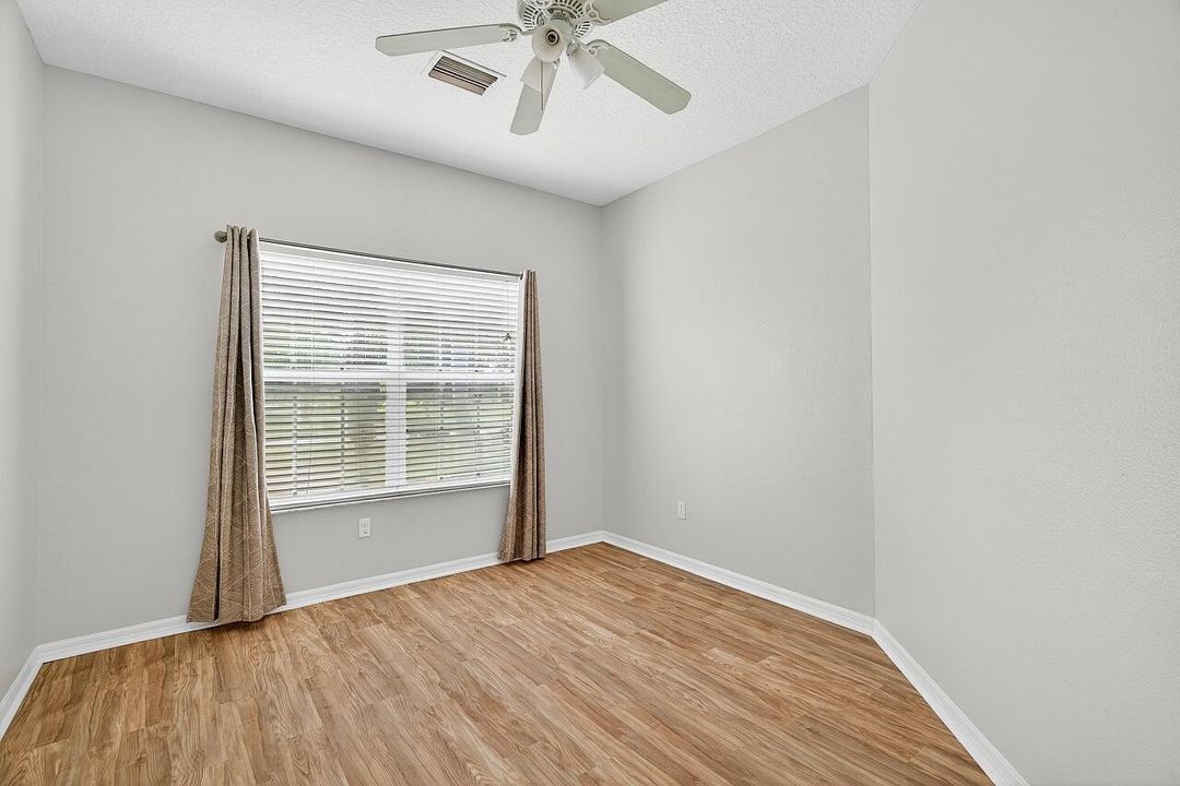 For Sale: $314,900 (2 beds, 2 baths, 1482 Square Feet)