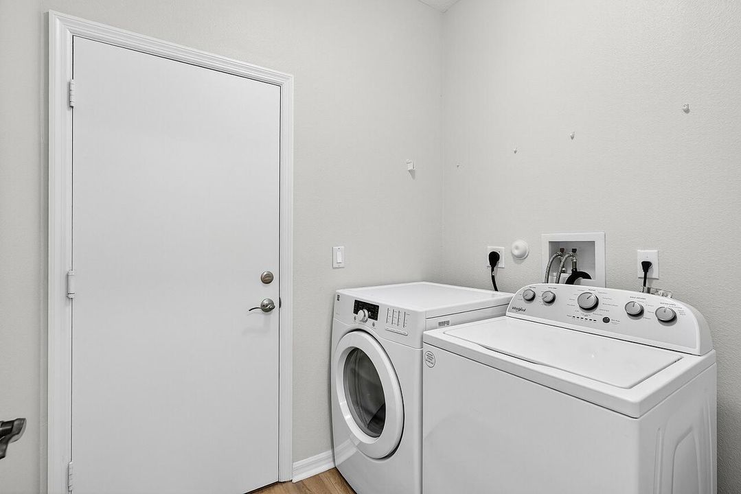 For Sale: $314,900 (2 beds, 2 baths, 1482 Square Feet)