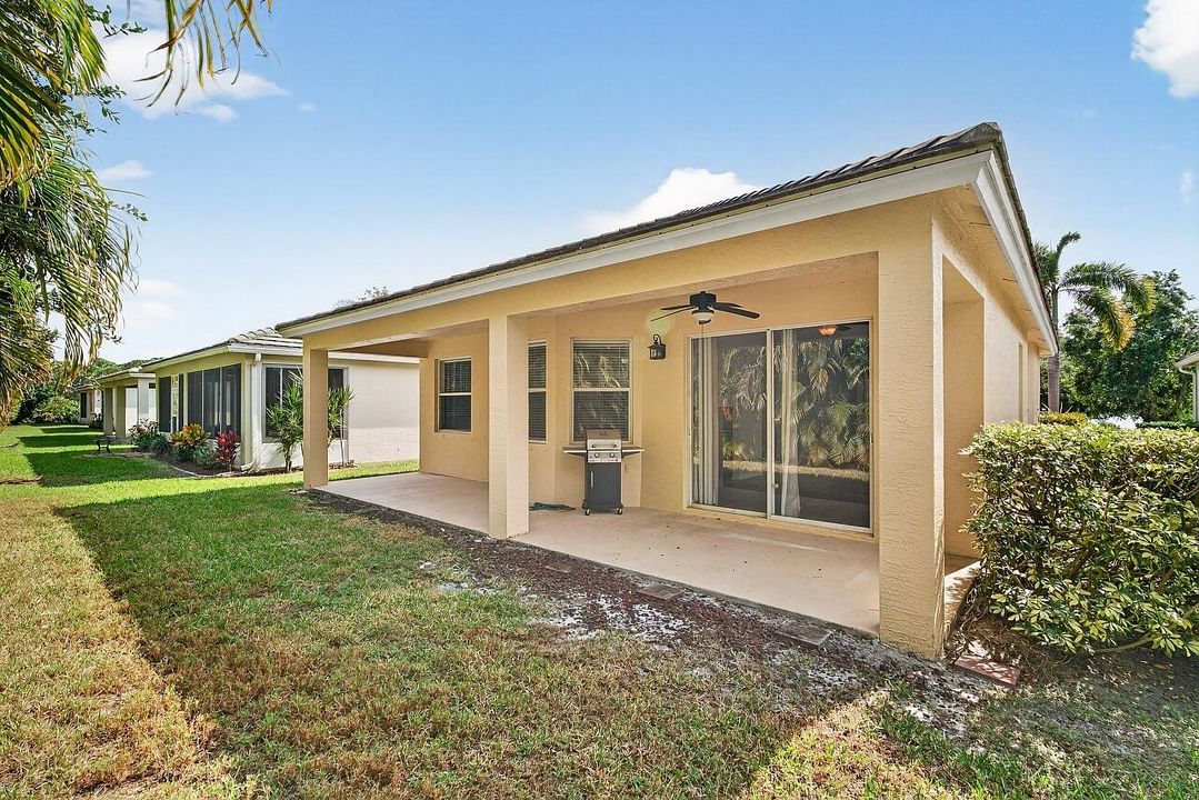 For Sale: $314,900 (2 beds, 2 baths, 1482 Square Feet)