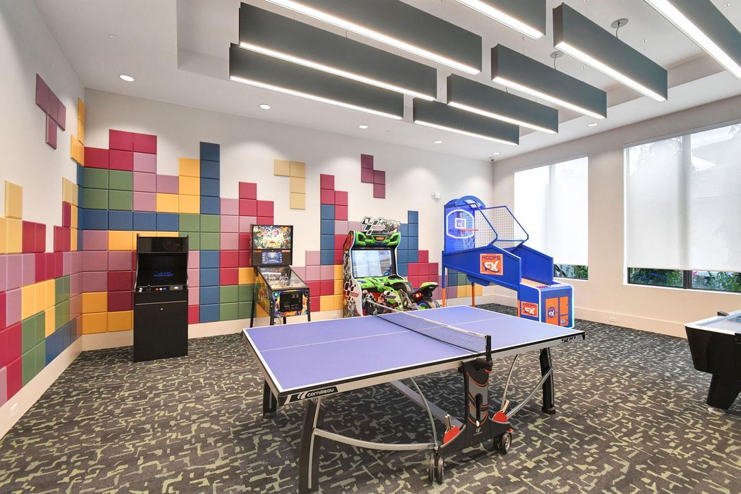 For Sale: $2,895,000 (7 beds, 7 baths, 5393 Square Feet)