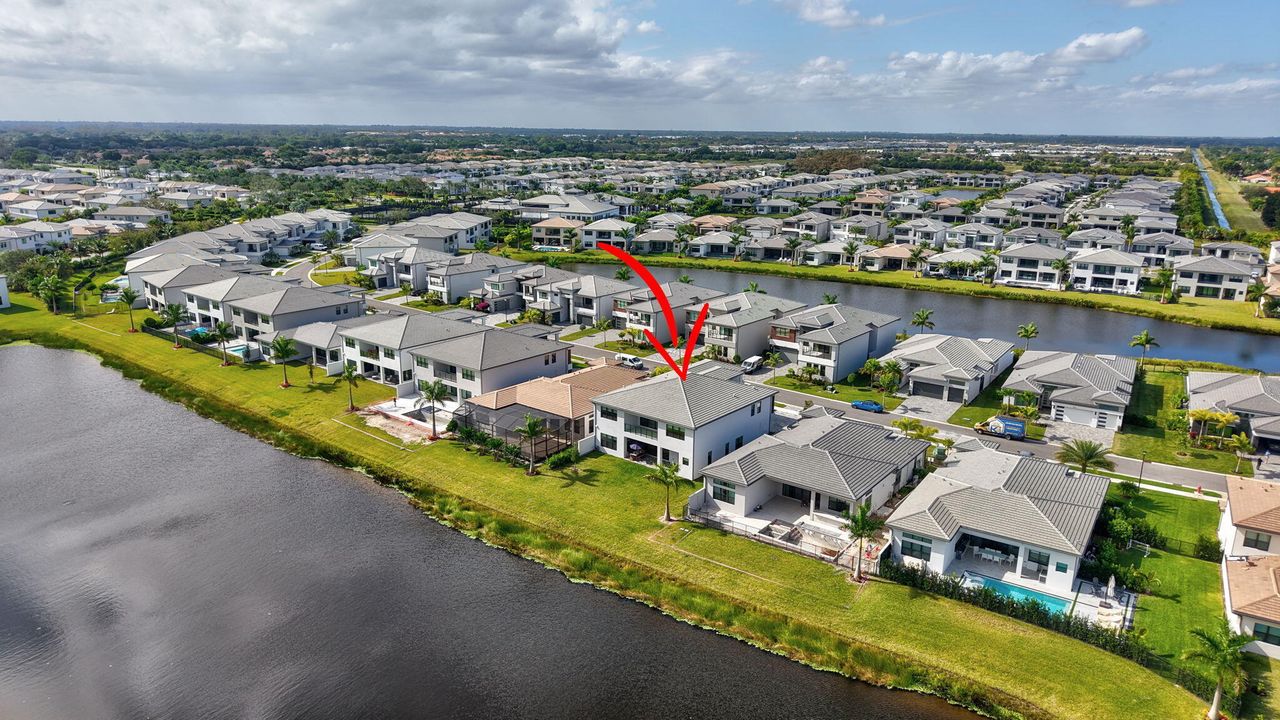 For Sale: $2,895,000 (7 beds, 7 baths, 5393 Square Feet)