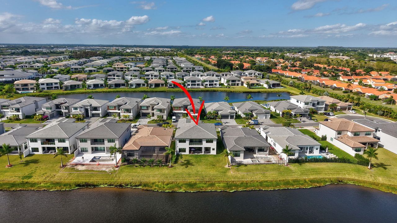 For Sale: $2,895,000 (7 beds, 7 baths, 5393 Square Feet)