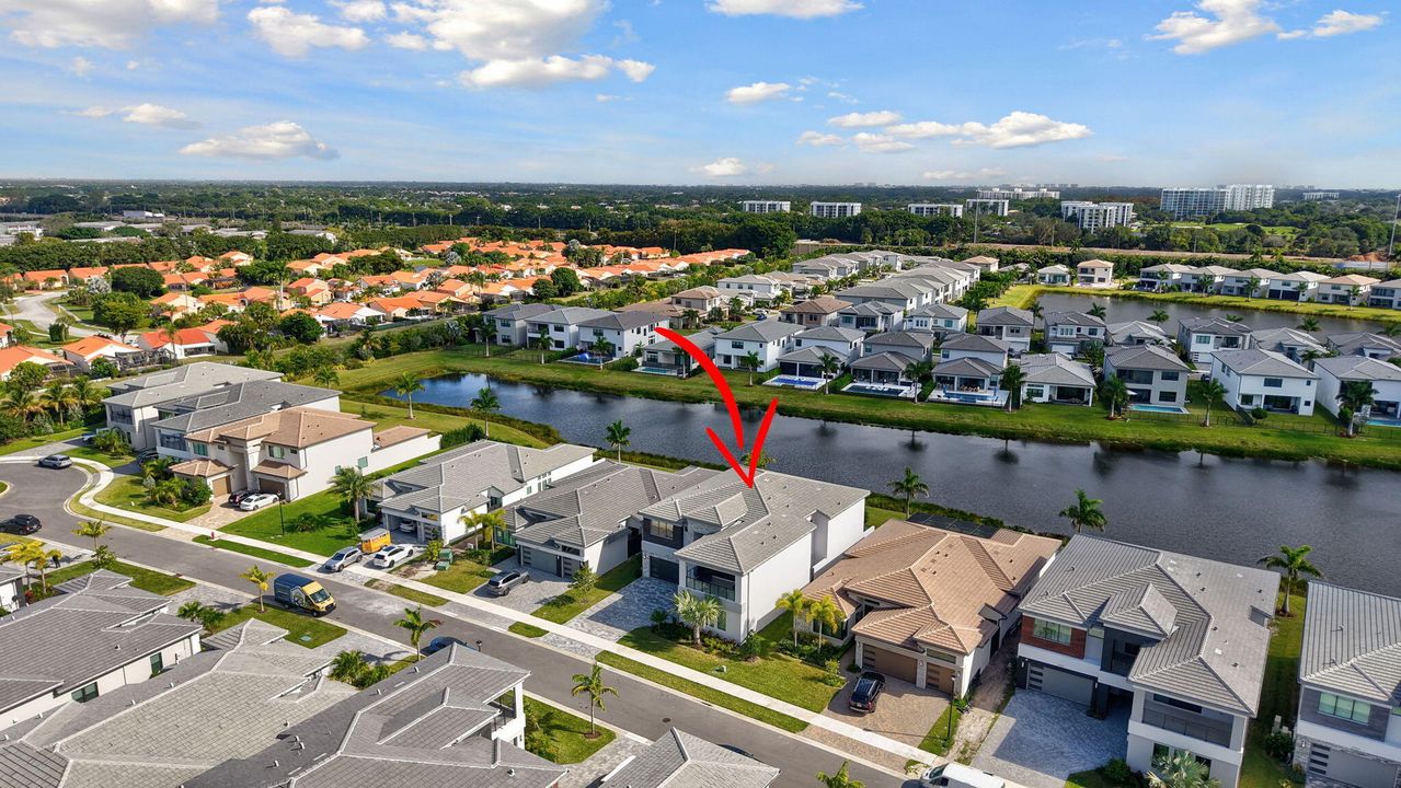 For Sale: $2,895,000 (7 beds, 7 baths, 5393 Square Feet)