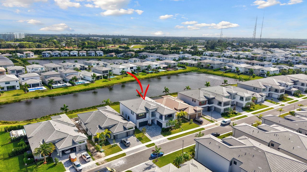 For Sale: $2,895,000 (7 beds, 7 baths, 5393 Square Feet)