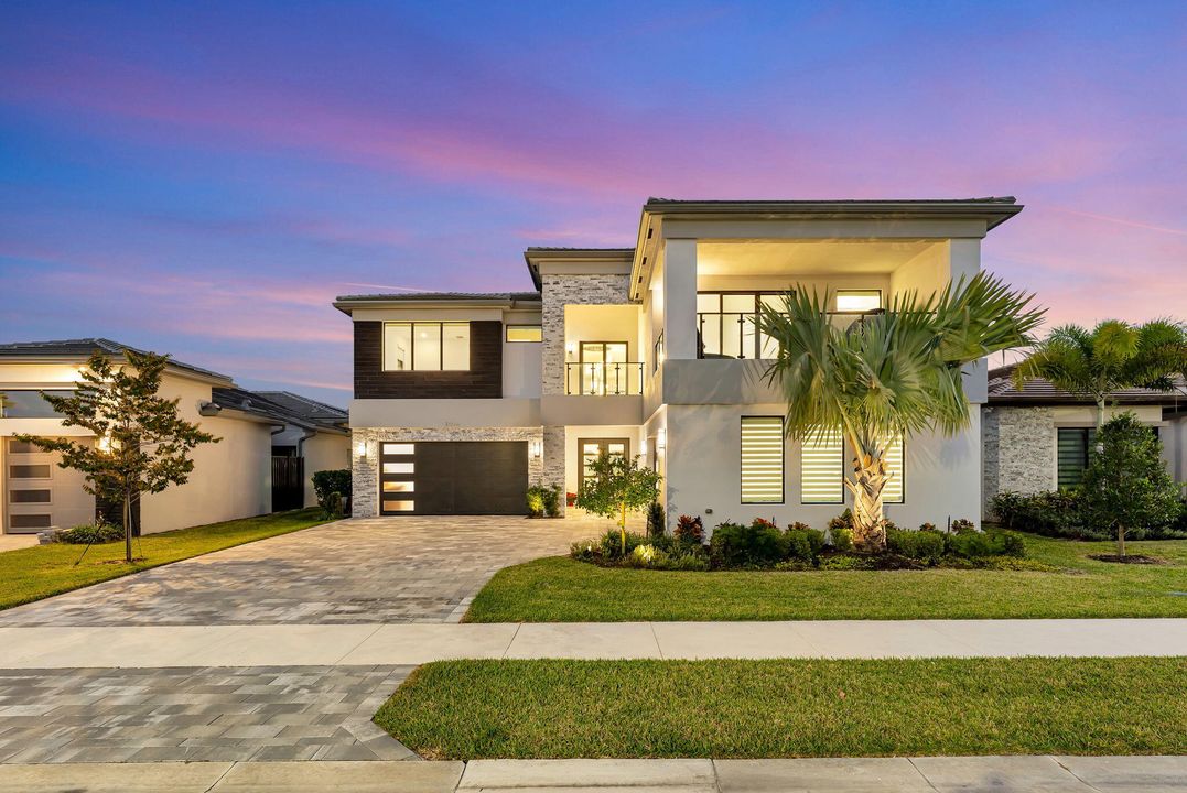 For Sale: $2,895,000 (7 beds, 7 baths, 5393 Square Feet)