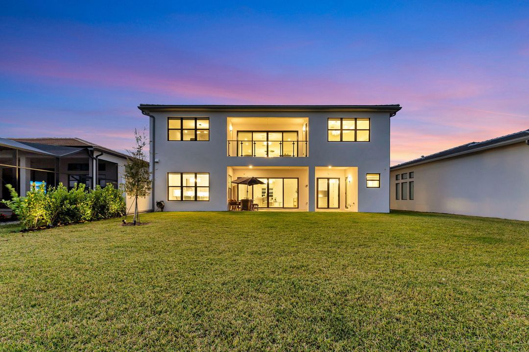 For Sale: $2,895,000 (7 beds, 7 baths, 5393 Square Feet)