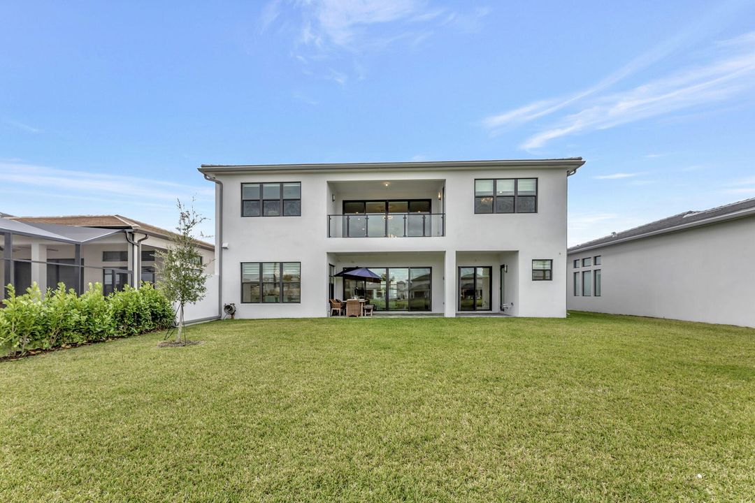 For Sale: $2,895,000 (7 beds, 7 baths, 5393 Square Feet)