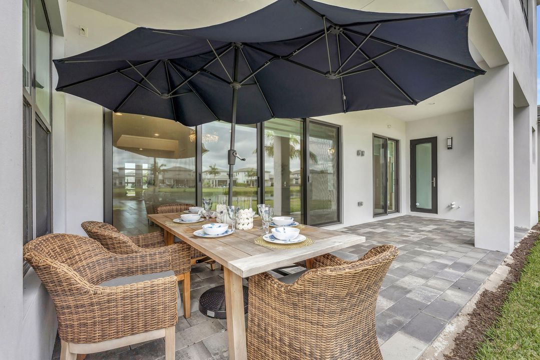 For Sale: $2,895,000 (7 beds, 7 baths, 5393 Square Feet)