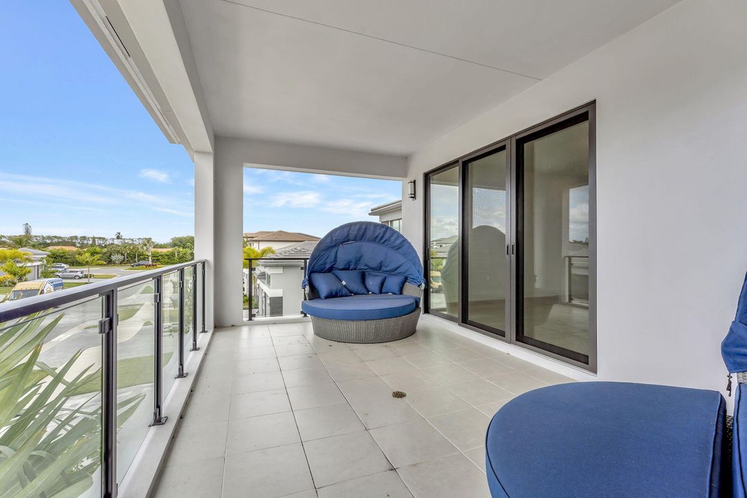 For Sale: $2,895,000 (7 beds, 7 baths, 5393 Square Feet)