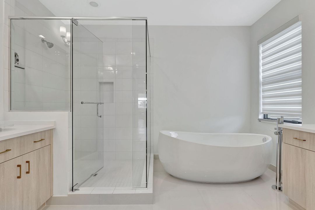 For Sale: $2,895,000 (7 beds, 7 baths, 5393 Square Feet)