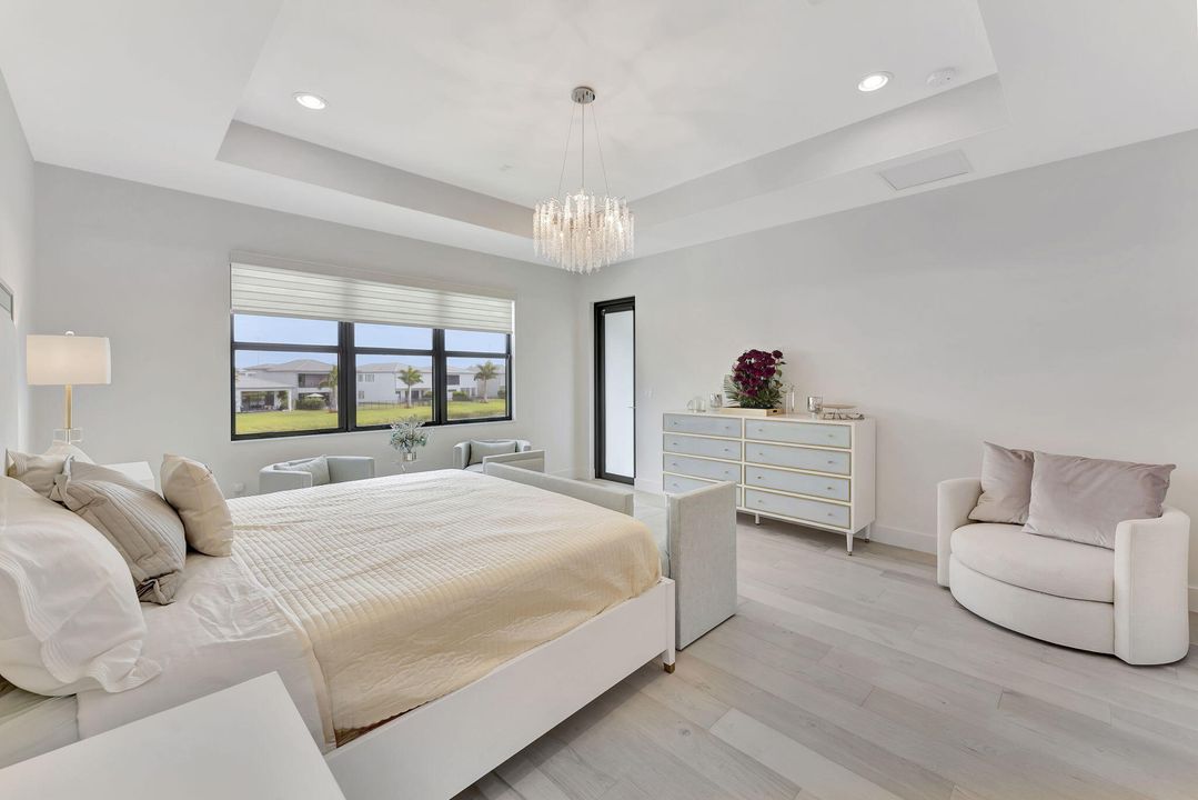 For Sale: $2,895,000 (7 beds, 7 baths, 5393 Square Feet)