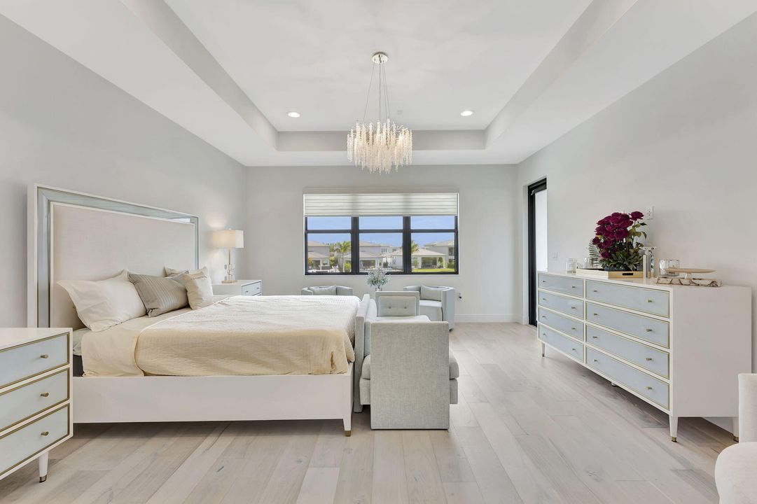 For Sale: $2,895,000 (7 beds, 7 baths, 5393 Square Feet)