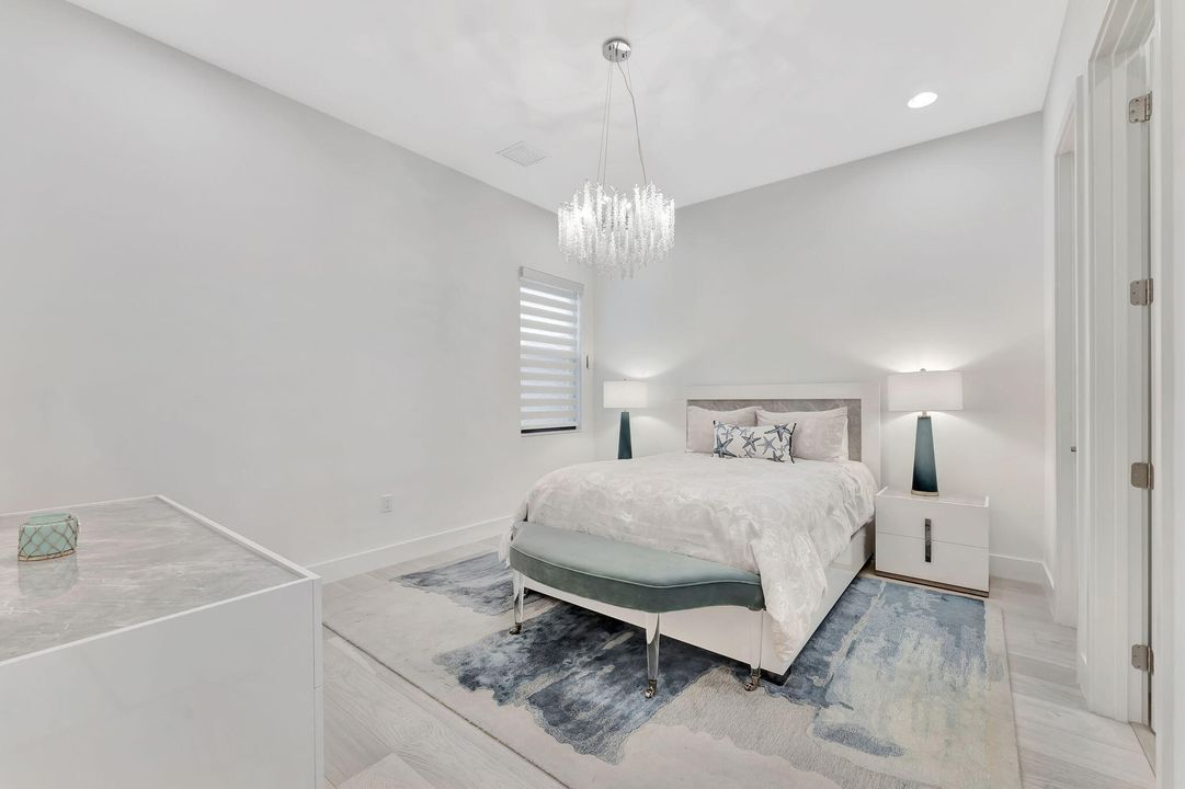 For Sale: $2,895,000 (7 beds, 7 baths, 5393 Square Feet)