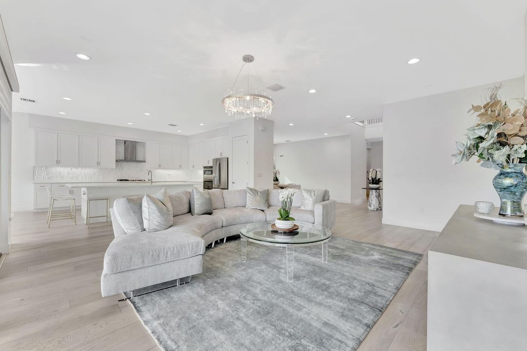 For Sale: $2,895,000 (7 beds, 7 baths, 5393 Square Feet)