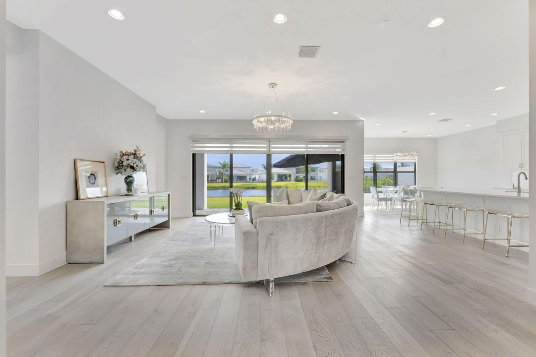 For Sale: $2,895,000 (7 beds, 7 baths, 5393 Square Feet)