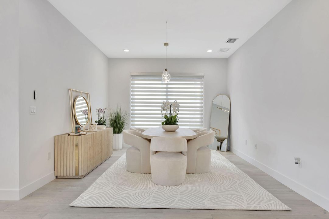 For Sale: $2,895,000 (7 beds, 7 baths, 5393 Square Feet)