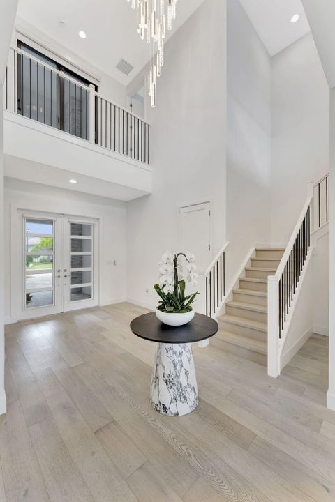 For Sale: $2,895,000 (7 beds, 7 baths, 5393 Square Feet)