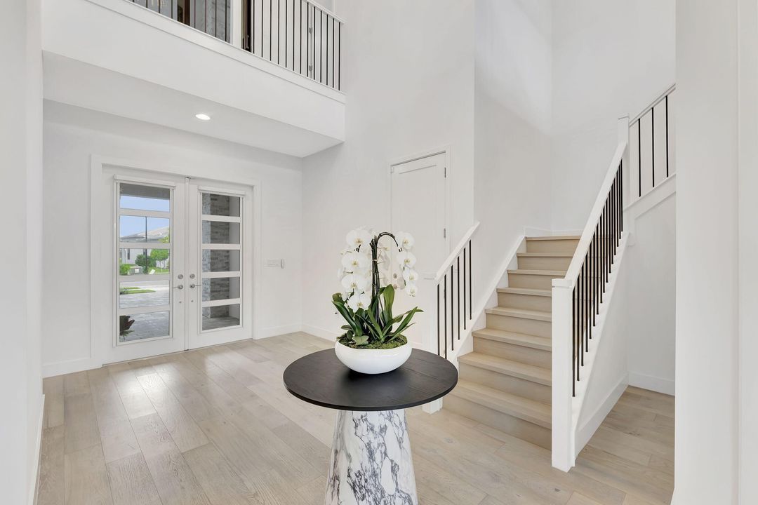 For Sale: $2,895,000 (7 beds, 7 baths, 5393 Square Feet)