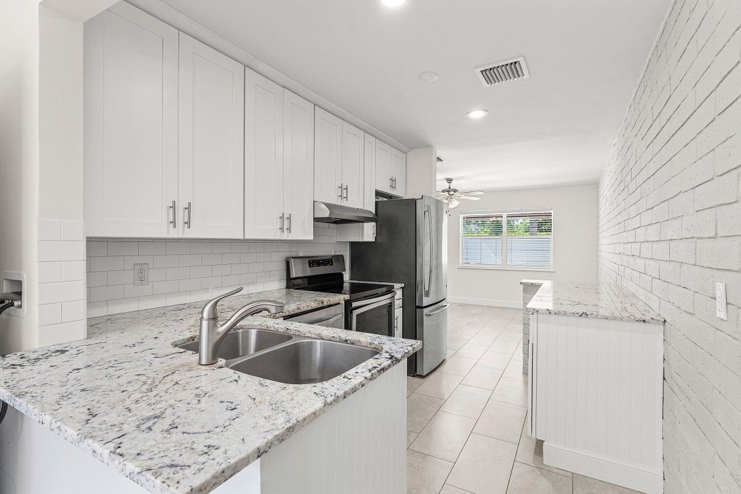 For Rent: $3,200 (2 beds, 1 baths, 785 Square Feet)