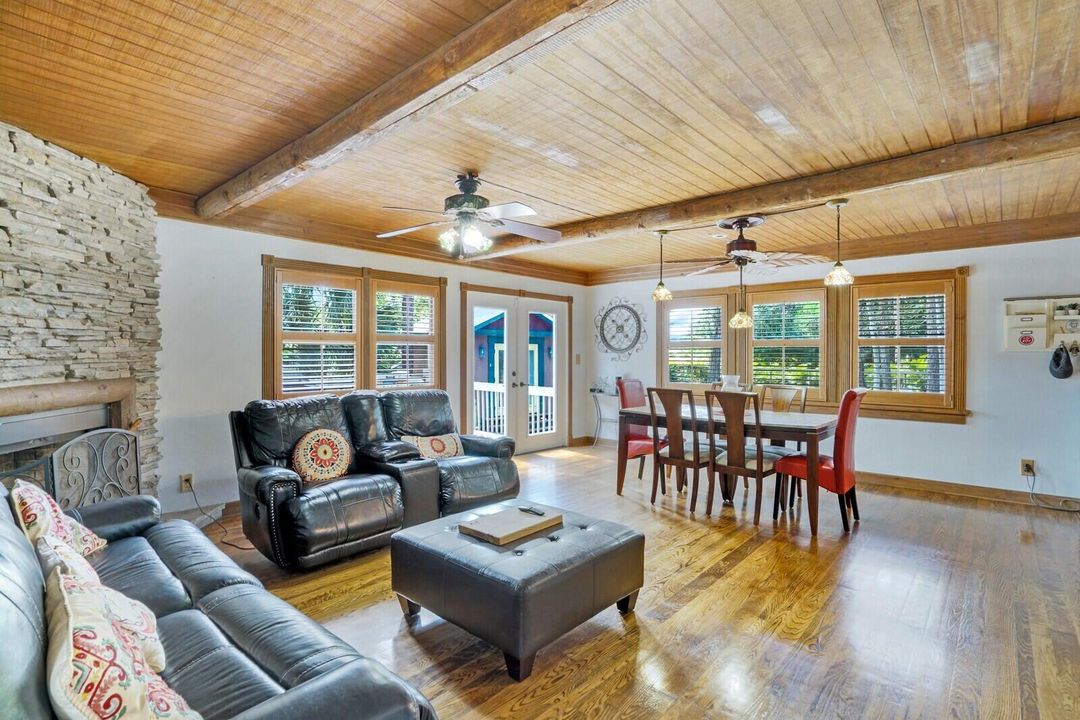 For Sale: $899,999 (4 beds, 3 baths, 2285 Square Feet)