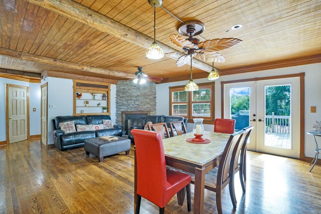 For Sale: $899,999 (4 beds, 3 baths, 2285 Square Feet)