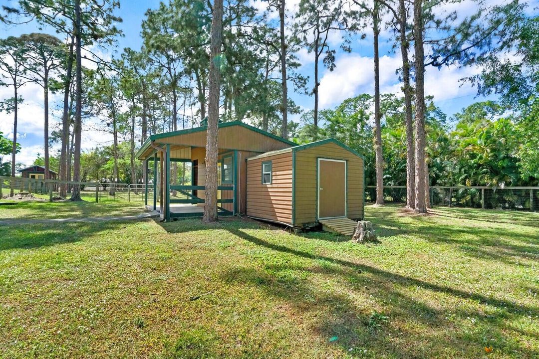 For Sale: $899,999 (4 beds, 3 baths, 2285 Square Feet)