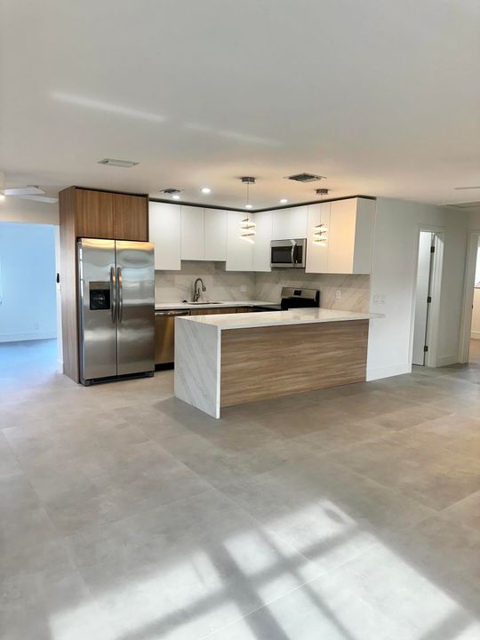 待售: $484,000 (4 贝兹, 2 浴室, 1726 平方英尺)