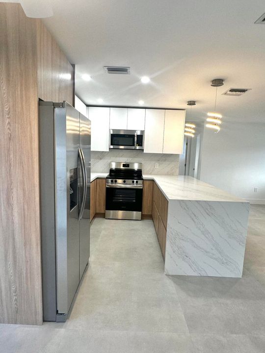 待售: $484,000 (4 贝兹, 2 浴室, 1726 平方英尺)