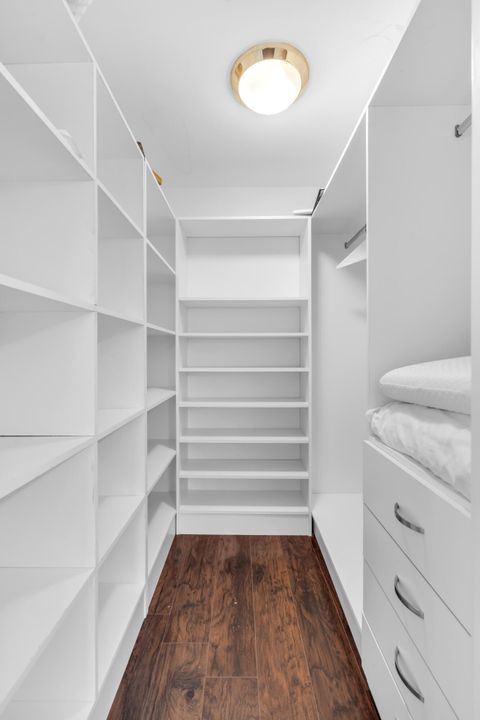 For Rent: $7,000 (4 beds, 2 baths, 1829 Square Feet)