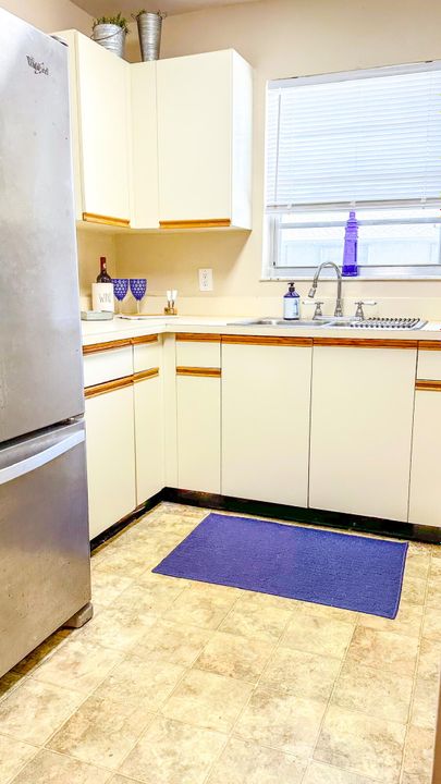 For Sale: $129,999 (2 beds, 2 baths, 1080 Square Feet)