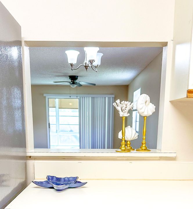 For Sale: $129,999 (2 beds, 2 baths, 1080 Square Feet)