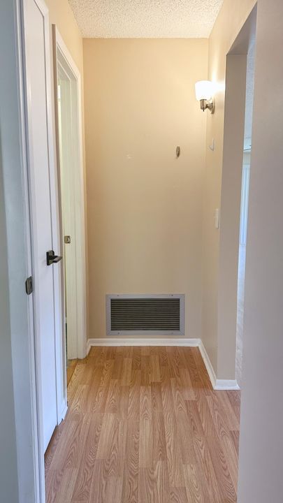 For Sale: $129,999 (2 beds, 2 baths, 1080 Square Feet)