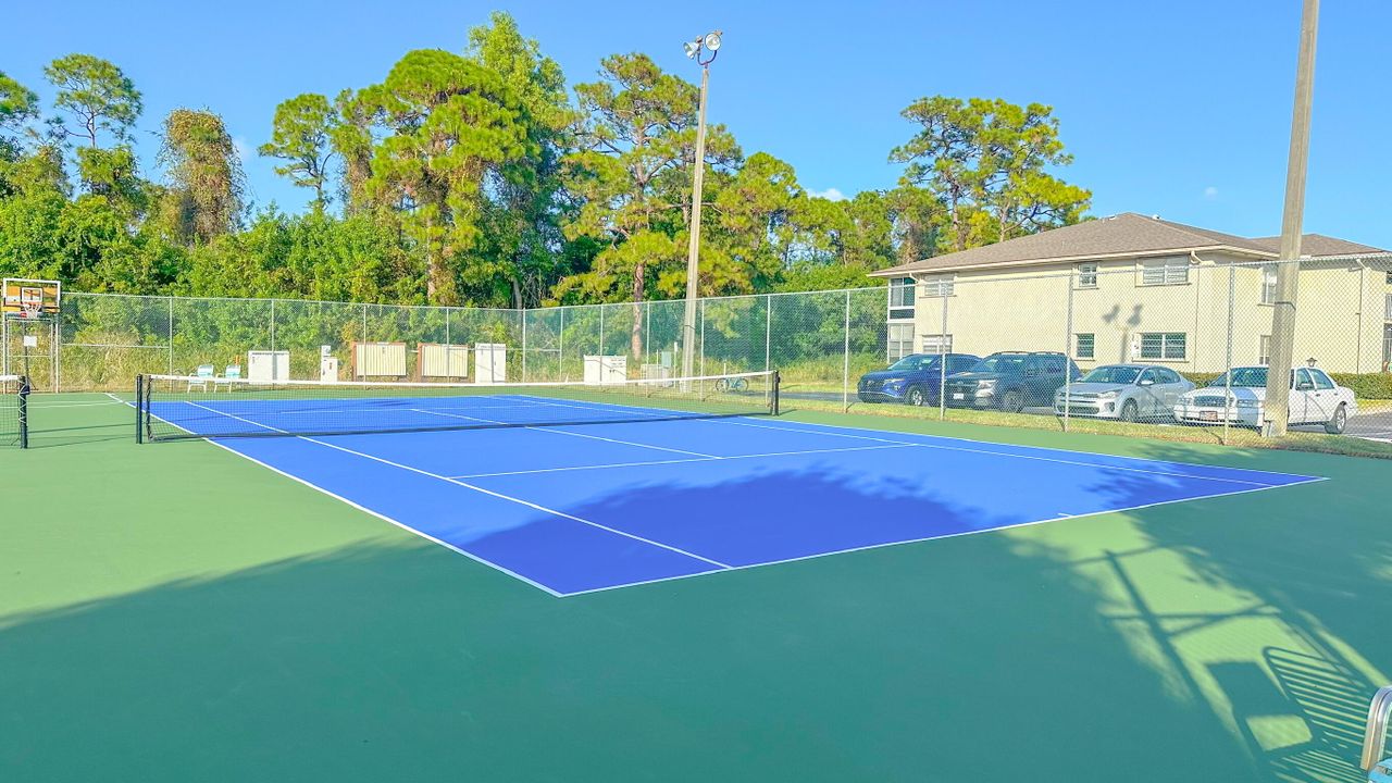 For Sale: $129,999 (2 beds, 2 baths, 1080 Square Feet)