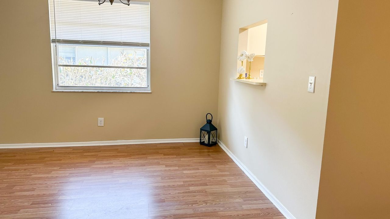 For Sale: $129,999 (2 beds, 2 baths, 1080 Square Feet)