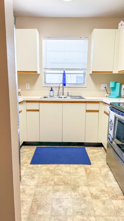 For Sale: $129,999 (2 beds, 2 baths, 1080 Square Feet)