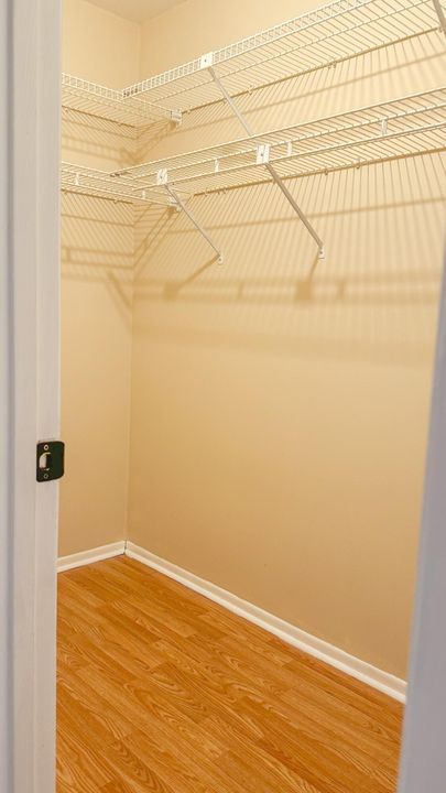 For Sale: $129,999 (2 beds, 2 baths, 1080 Square Feet)