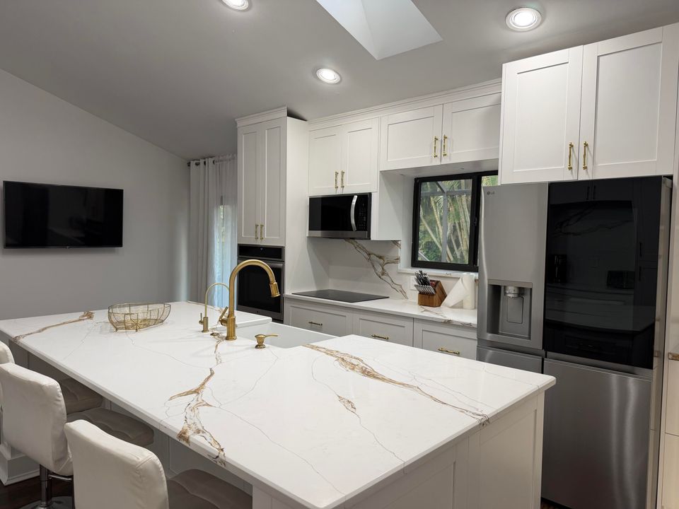 For Rent: $7,000 (4 beds, 2 baths, 1829 Square Feet)