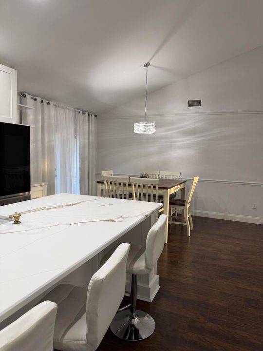 For Rent: $7,000 (4 beds, 2 baths, 1829 Square Feet)