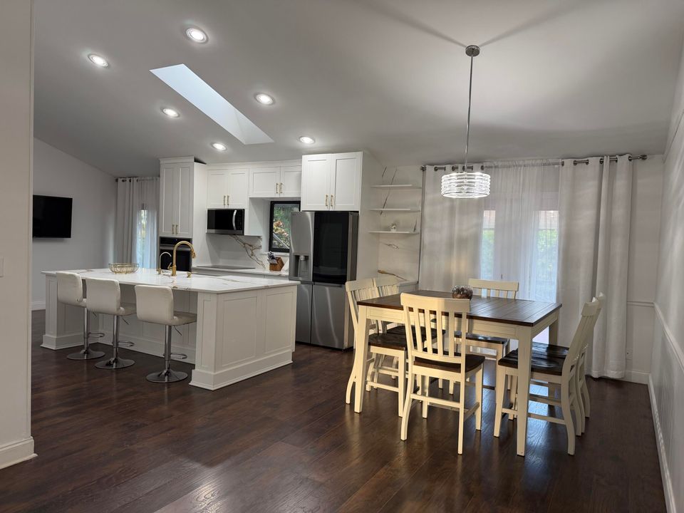 For Rent: $7,000 (4 beds, 2 baths, 1829 Square Feet)