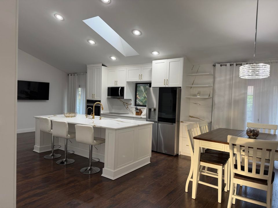 For Rent: $7,000 (4 beds, 2 baths, 1829 Square Feet)