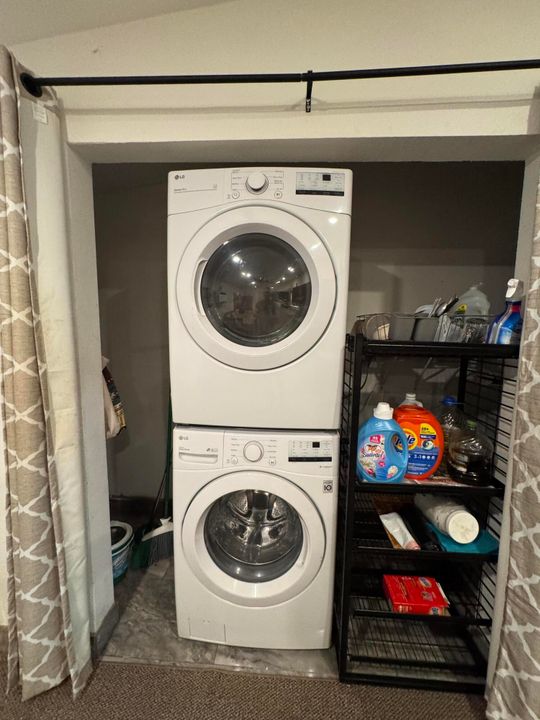 For Sale: $479,000 (2 beds, 1 baths, 1175 Square Feet)