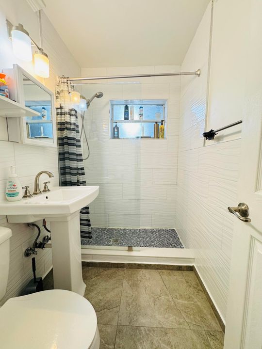 For Sale: $479,000 (2 beds, 1 baths, 1175 Square Feet)