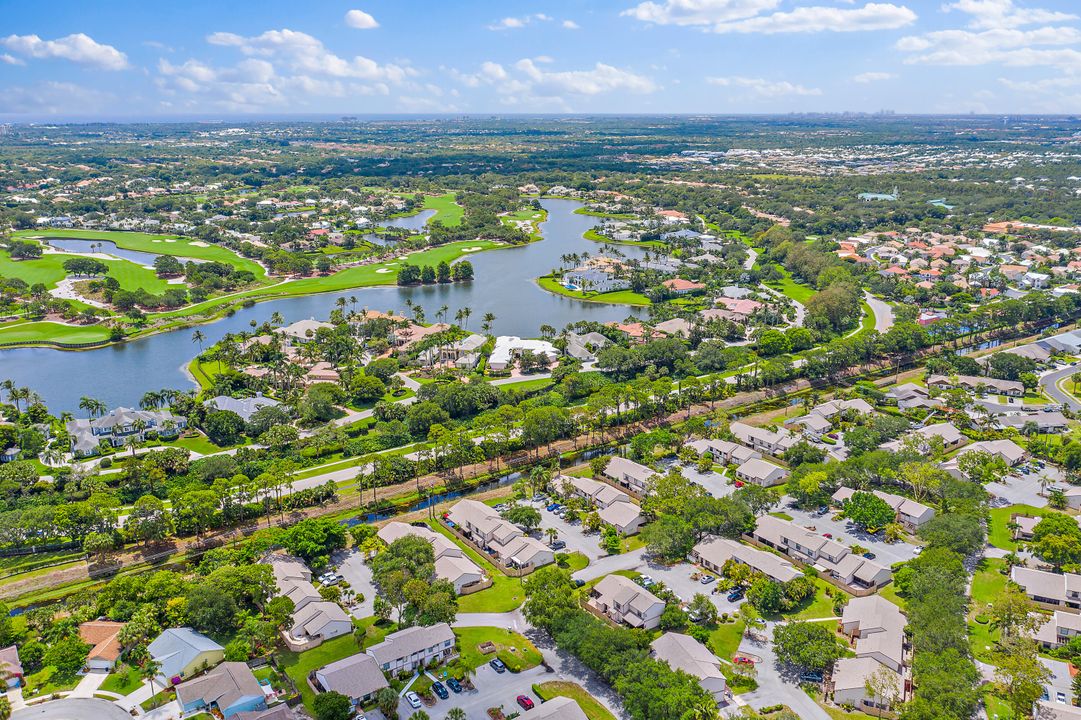 For Rent: $2,950 (2 beds, 2 baths, 1092 Square Feet)