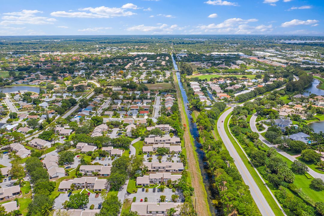 For Rent: $2,950 (2 beds, 2 baths, 1092 Square Feet)