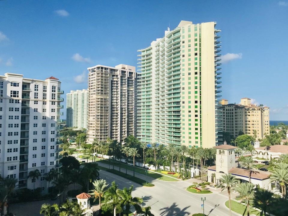 Под контрактом: $5,400 (3 спален, 3 ванн, 1688 Квадратных фут)